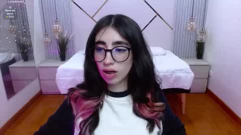 Snapshot of lena_roses chatting on 10.07.25 Lena online show from 10.07.25