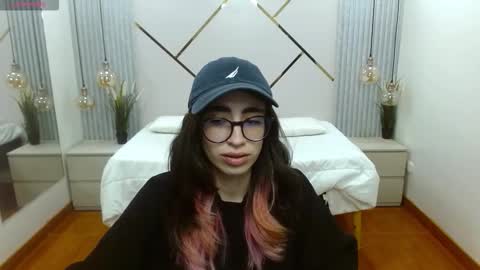 Snapshot of lena_roses chatting on 10.14.25 Lena online show from 10.14.25