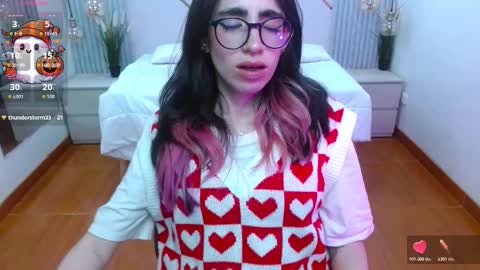 Snapshot of lena_roses chatting on 10.23.25 Lena online show from 10.23.25