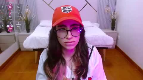 Snapshot of lena_roses chatting on 11.15.25 Lena online show from 11.15.25