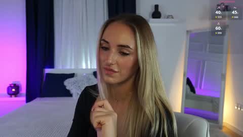 Snapshot of lenaastar chatting on 11.23.25 Lena online show from 11.23.25