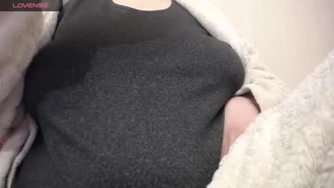 lenagolden online show from 03.25.26