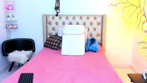 Lena  online show from 11.29.25