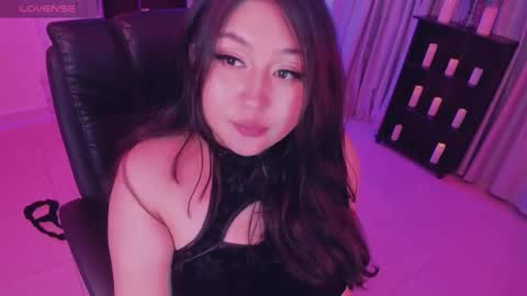 Lenna Kang online show from 03.02.25