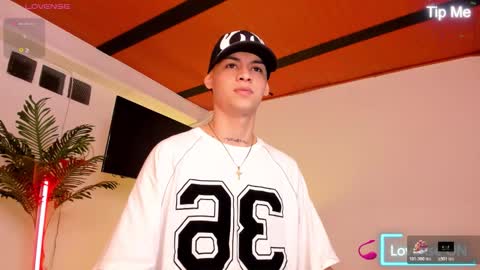 Snapshot of lennercollins_ chatting on 11.17.25 Lenner INDEPENDENT MODEL online show from 11.17.25