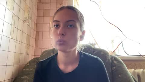 Hellomy name is Natalyits my first day here nice to meet you Give me 50 thumbs ups online show from 05.30.26