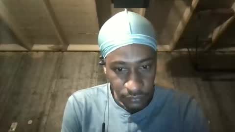 Snapshot of leo199984 chatting on 11.19.25 leo199984 online show from 11.19.25