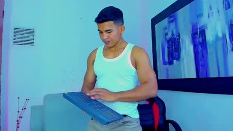 Leo Cartier online show from 04.14.26