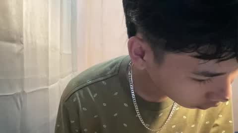 Snapshot of leo_hottiesexyasian chatting on 10.27.25 Leo online show from 10.27.25