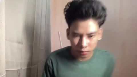 Snapshot of leo_hottiesexyasian chatting on 10.31.25 Leo online show from 10.31.25