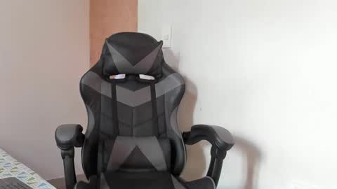 Leo Jones online show from 12.26.24