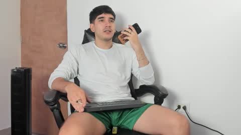 Leo Jones online show from 12.22.25