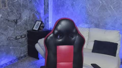 Snapshot of leo_taro chatting on 10.07.25 Leo independent model online show from 10.07.25