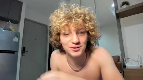 leo_wildd online show from 10.03.25