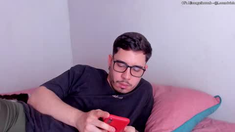 Snapshot of leoandviolet chatting on 10.05.25 Carlos Alissa. Help us to reach 100 likes online show from 10.05.25