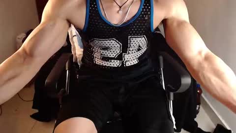 Snapshot of leobardostik chatting on 11.24.25 leo online show from 11.24.25