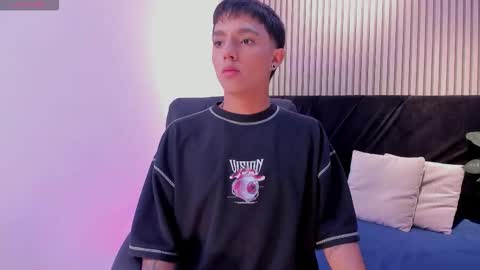 leohard_ online show from 02.08.26