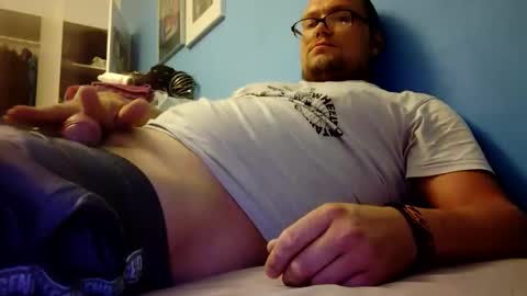 Snapshot of leolongbln chatting on 09.13.25 leolongbln online show from 09.13.25