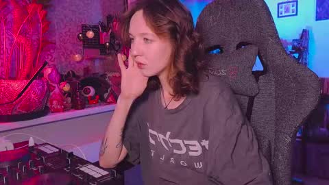 leona online show from 02.21.26