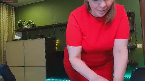 Snapshot of leona_tracie chatting on 03.20.26 Leona tracie online show from 03.20.26