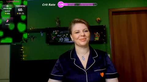 Snapshot of leona_tracie chatting on 04.03.26 Leona tracie online show from 04.03.26