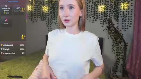 Leona online show from 04.13.26