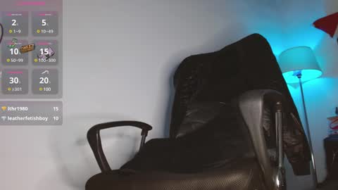 Snapshot of leonal_oconer chatting on 12.23.24 iam leonal online show from 12.23.24