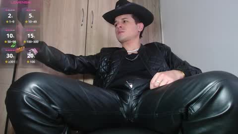 Snapshot of leonal_oconer chatting on 10.05.25 iam leonal online show from 10.05.25