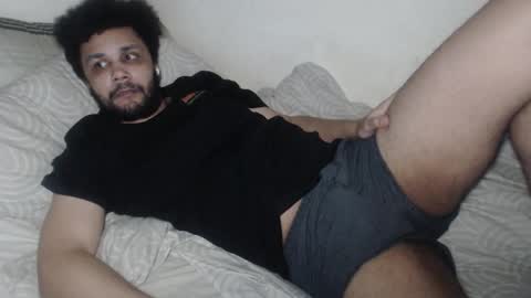 Snapshot of leonevans33 chatting on 02.01.26 LSE online show from 02.01.26