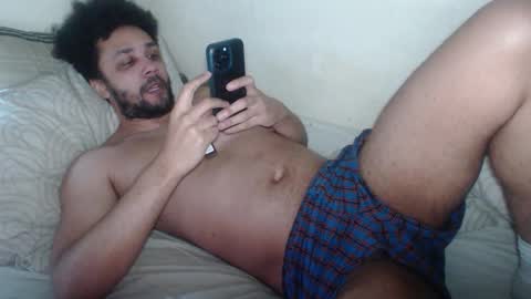 Snapshot of leonevans33 chatting on 02.02.26 LSE online show from 02.02.26