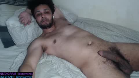 Snapshot of leonevans33 chatting on 02.09.26 LSE online show from 02.09.26