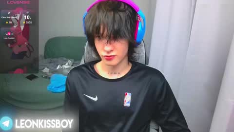 leonkissboy online show from 04.16.26