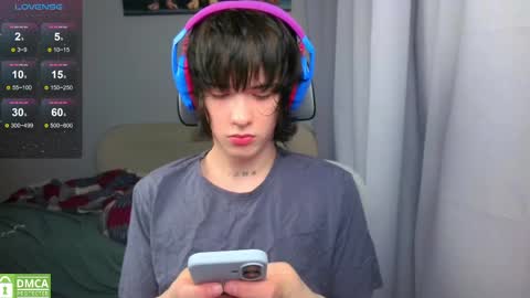 Snapshot of leonkissboy chatting on 05.19.26 leonkissboy online show from 05.19.26