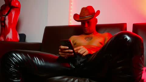 Snapshot of leonnardojaramillo chatting on 01.23.25 Lenardo jaramillo online show from 01.23.25