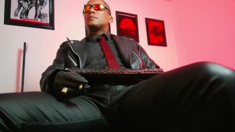 Snapshot of leonnardojaramillo chatting on 10.25.25 Lenardo jaramillo online show from 10.25.25