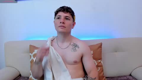 Snapshot of leoo_miller chatting on 10.18.25 Leo online show from 10.18.25