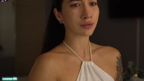 Leora online show from 01.05.25