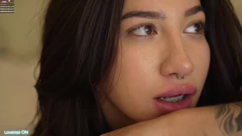 Leora online show from 03.08.25