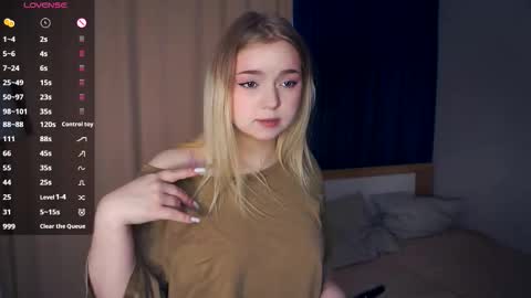 Hello everyone Im Lora Its my first day Were going to have fun together online show from 11.08.25