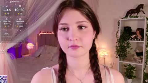 Nicole Moore online show from 12.19.25