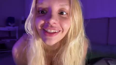 Snapshot of lesi_moonie chatting on 07.14.26 Lesi Join my fanclub before use my fanmenu online show from 07.14.26