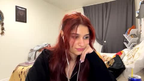 Snapshot of lesiatorda chatting on 12.05.25 Meygana online show from 12.05.25