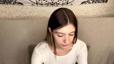 Snapshot of lesleytargett chatting on 11.27.25 Sia online show from 11.27.25