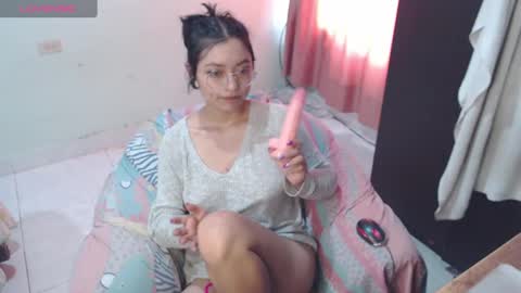 Snapshot of leslie__anderson chatting on 09.23.25 Leslie online show from 09.23.25