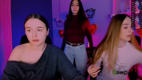 Snapshot of leslie_bird chatting on 02.24.26 leslie_bird online show from 02.24.26