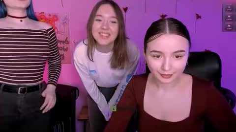 Snapshot of leslie_bird chatting on 03.01.26 leslie_bird online show from 03.01.26