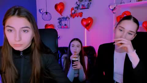 Snapshot of leslie_bird chatting on 03.04.26 leslie_bird online show from 03.04.26