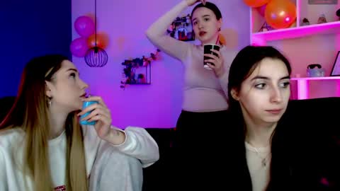 leslie_bird online show from 04.01.26