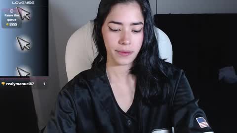 leslie  online show from 02.26.25