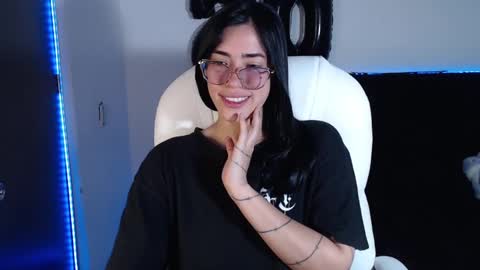 leslie  online show from 03.12.25